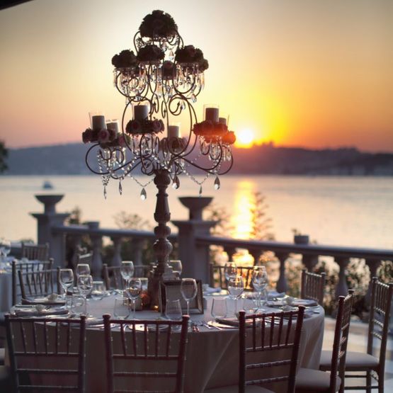 candelabro en mesa